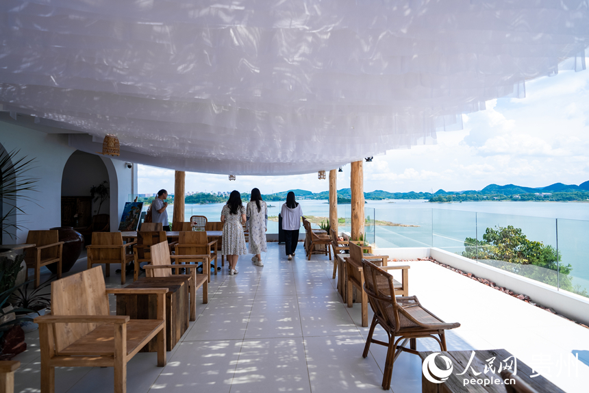 一湖碧水串联的旅居示范带九游会j9ag行进中国(图4)