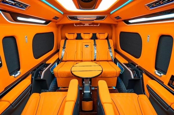 大空间 定制改装 免费送车 特价现车九游会J9北京总店 6 座超 VIP(图2) 大空间 定制改装 免费送车 特价现车九游会J9北京总店 6 座超 VIP(图2)